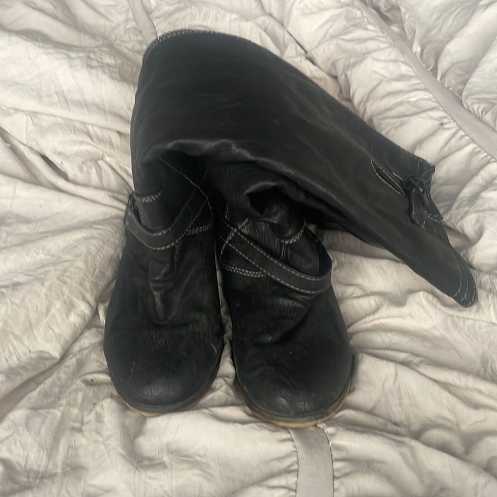 Faux leather Moto boots with zipper in the back for sexy look